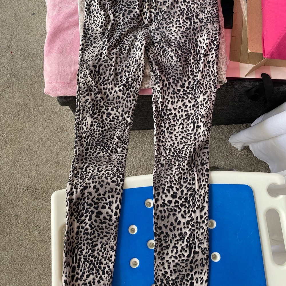 Blank and gray guess pre owned condition